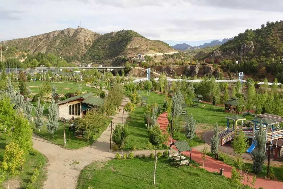 Yaz aylarında nüfusu 10 katına çıkan Tunceli, şimdi sessizliğe gömüldü