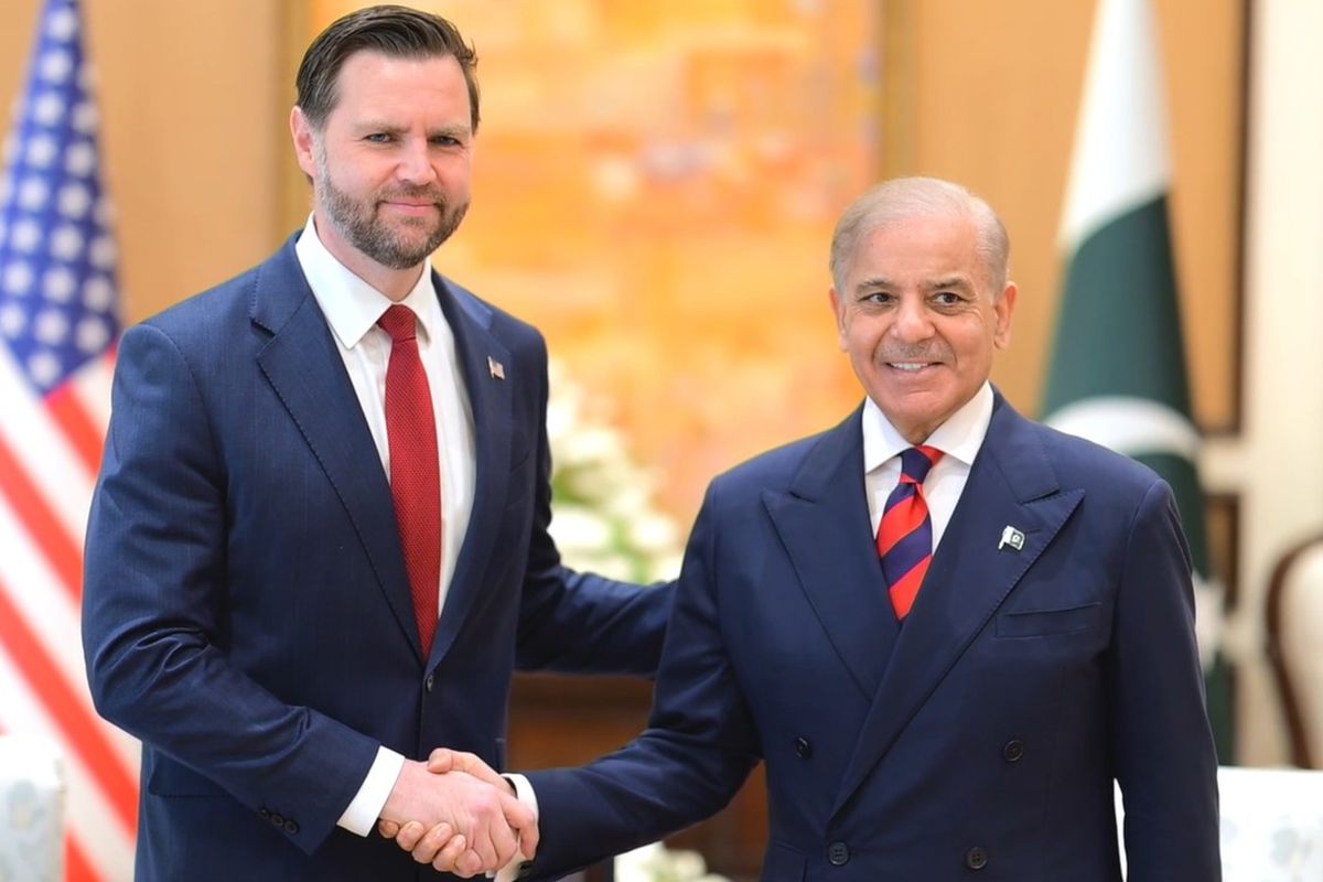 ABD ve İran heyetlerinin başkanları, Pakistan Başbakanı Şerif ile görüştü! Müzakerelerin başlaması bekleniyor