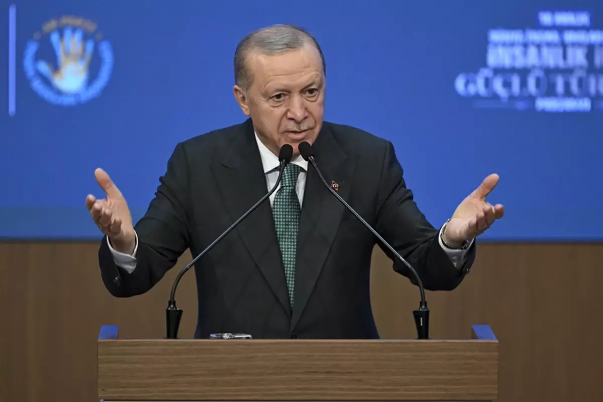 Cumhurbaşkanı Erdoğan'dan işverenlere asgari ücret mesajı: Ellerini taşın altına koymalarını bekliyorum