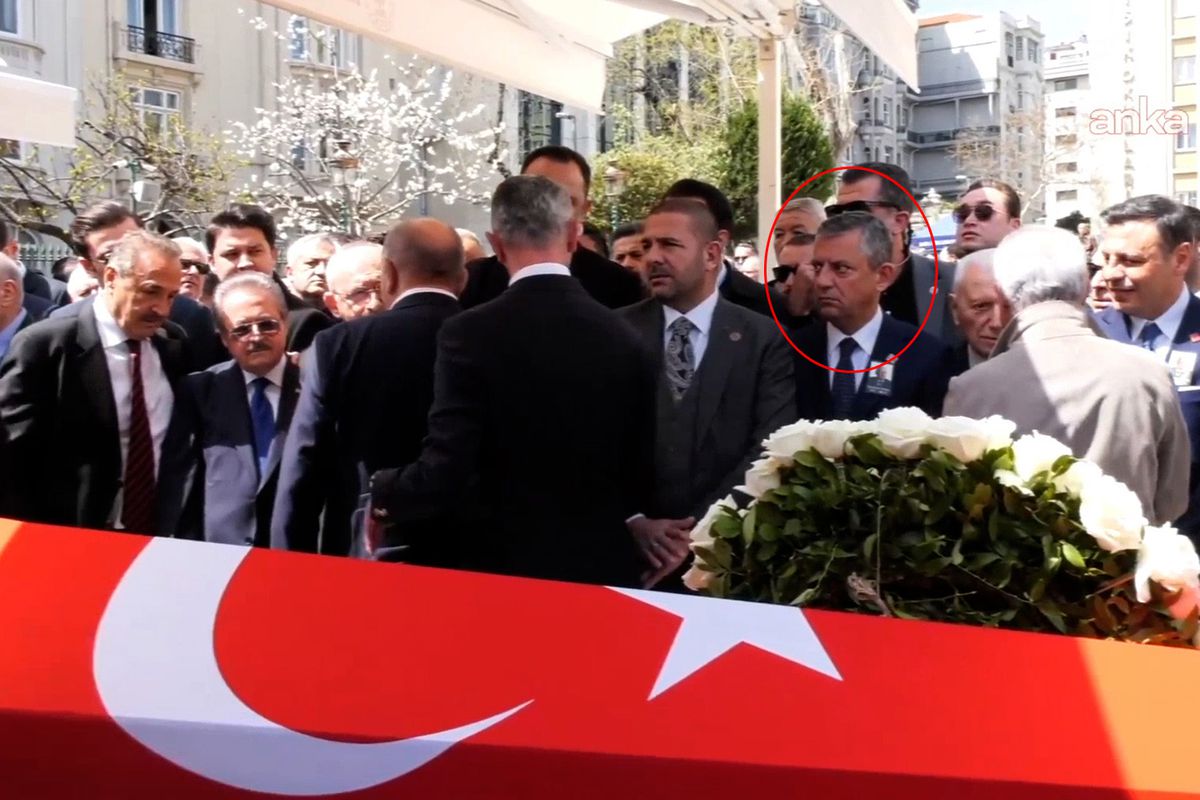 Hüsamettin Cindoruk'un cenazesinde soğuk rüzgarlar! Bakışlara dikkat