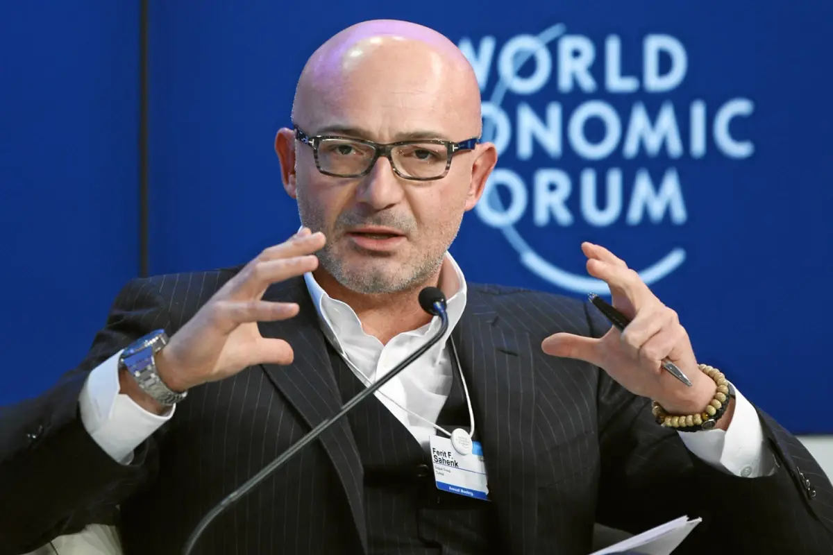 İş insanı Ferit Şahenk Dubai'de mahsur kaldı