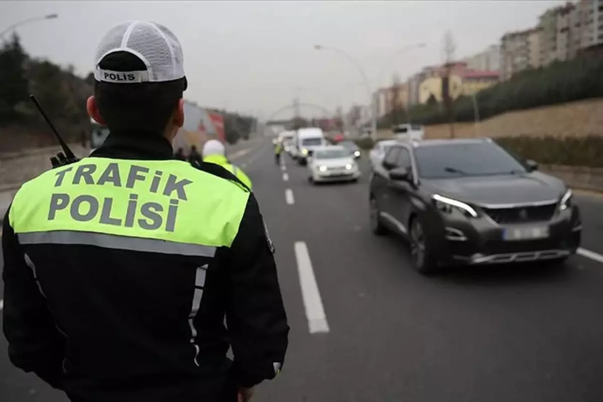 Polis sadece ehliyet sormayacak! Bunun yapanın cebi fena yanacak