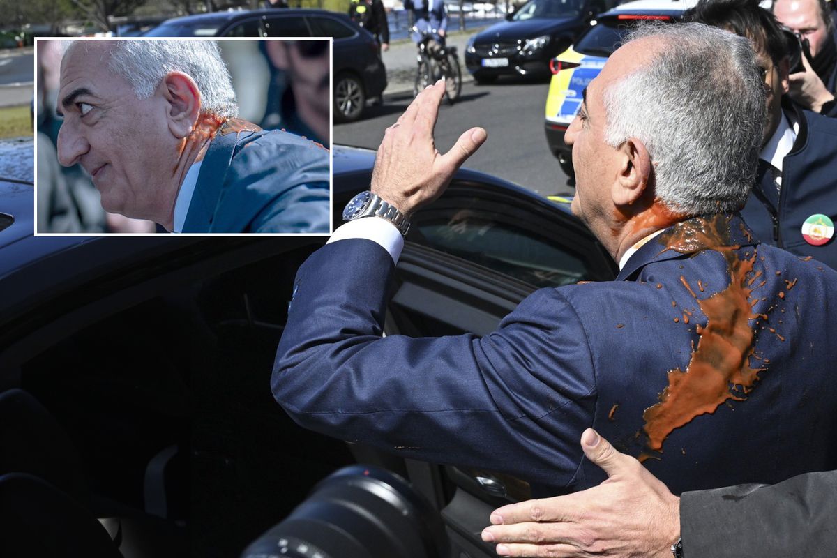 Rıza Pehlevi'ye saldırı! Koşarak kaçtı