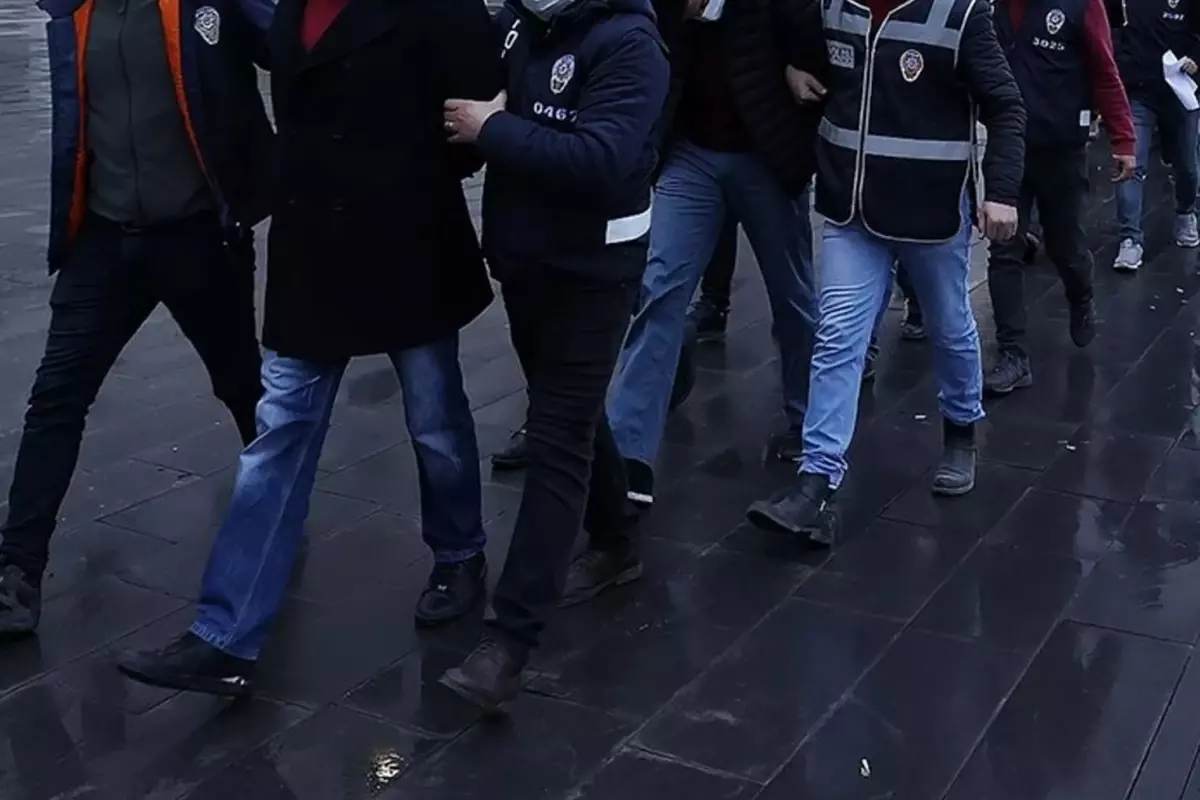 Türkiye güne operasyonla başladı! Çok sayıda gözaltı var