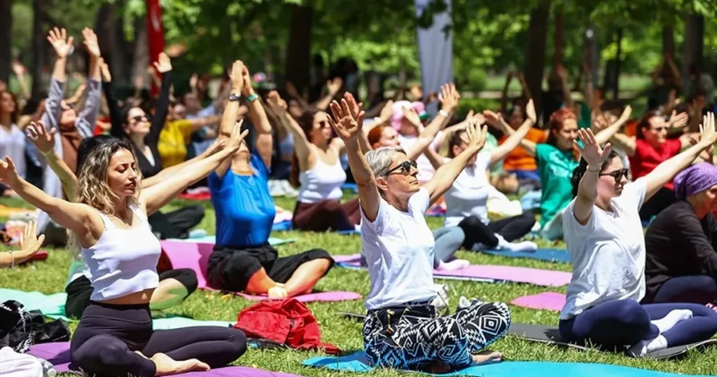 Denizli Dünya Yoga Günü’nde Büyükşehir ile nefes aldı