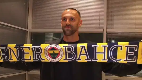 Fenerbahçe duyurmuştu: Vedat Muriqi imza için İstanbul’da