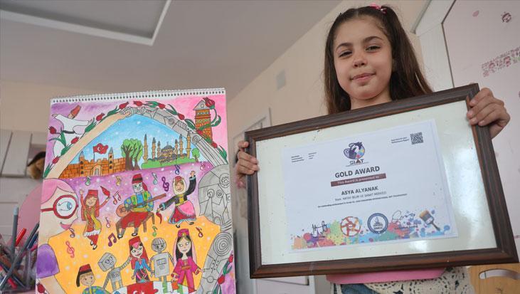 8 yaşındaki Asya’dan büyük gurur! 300 bin kişiyi eledi, dünya birincisi oldu