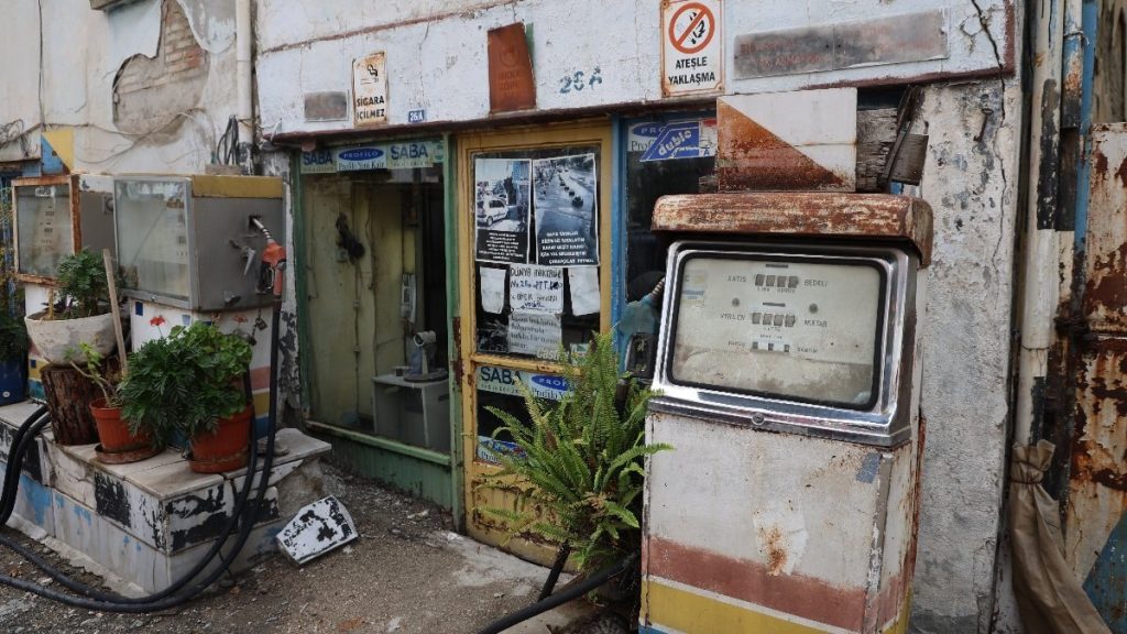 Adana’da 92 yıllık akaryakıt istasyonu, nostalji durağı oldu