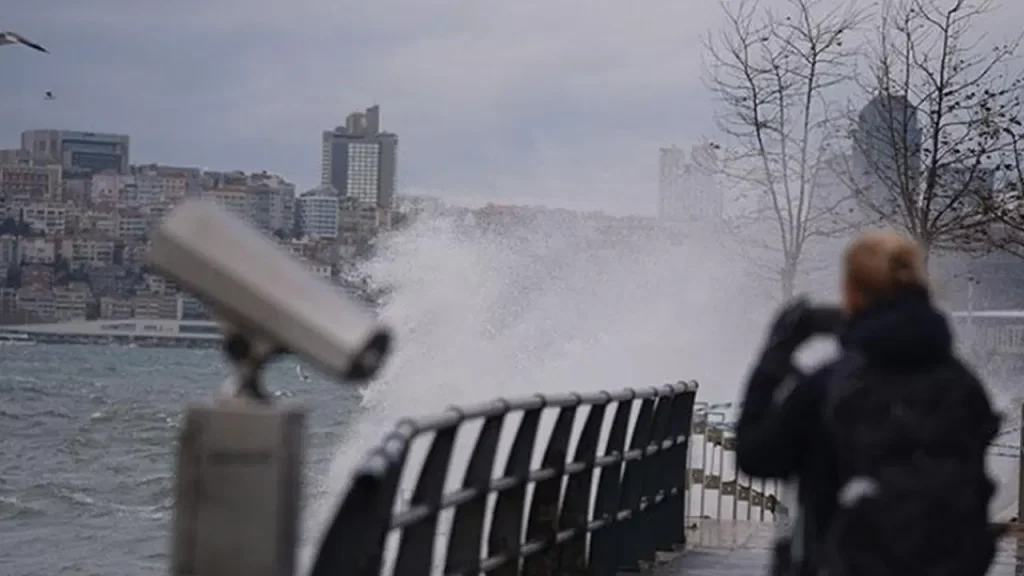 AKOM’dan İstanbul için yeni uyarı: Kuvvetli poyraz geliyor