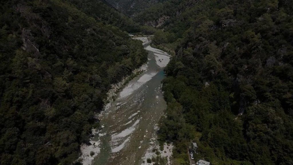 Aşırı sıcaklar Fransa’da nehirleri kurutuyor