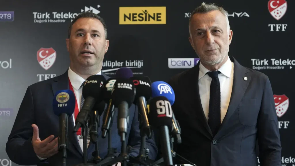 Elini sıkmamıştı: Barış Göktürk’ten Metin Öztürk sorusuna yanıt!