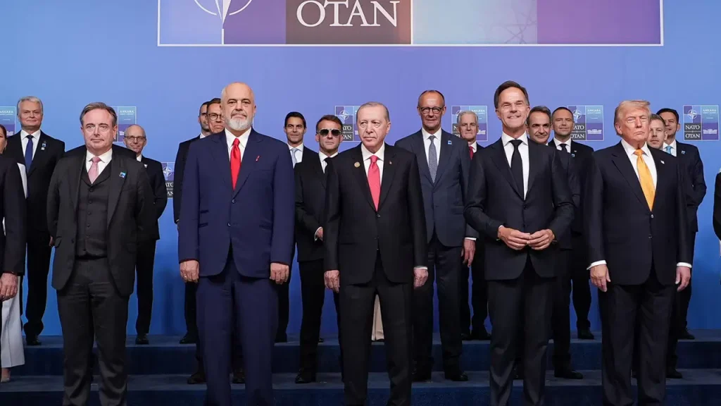 Erdoğan’ın NATO liderlerine hediye ettiği silah görüntülendi
