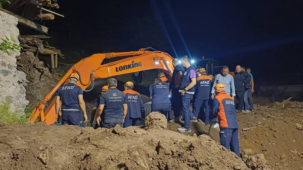 Eskişehir’de kaçak kazı faciası: Define ararken göçük altında kalan kişi öldü