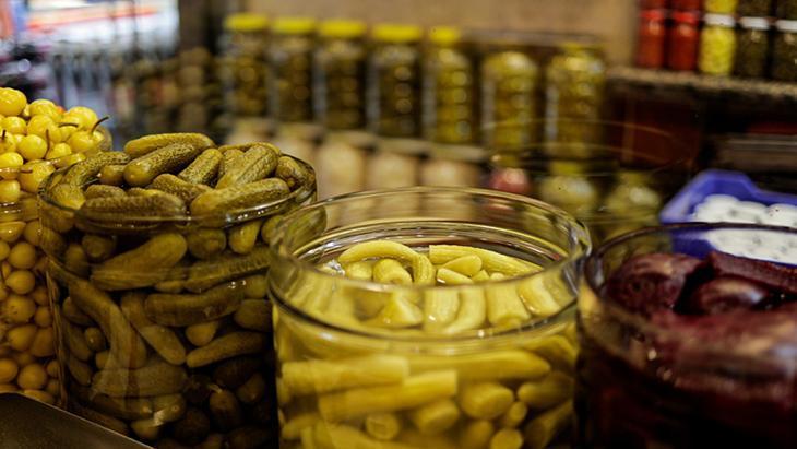 Kavanozdaki tehlike! Bozuk turşu nasıl anlaşılır?