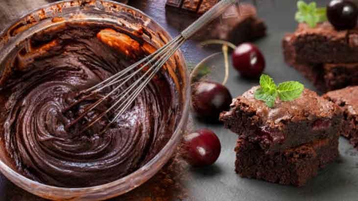 Kirazları alan mutfağa koşsun! En güzel brownie: Fırını ısıtmayın