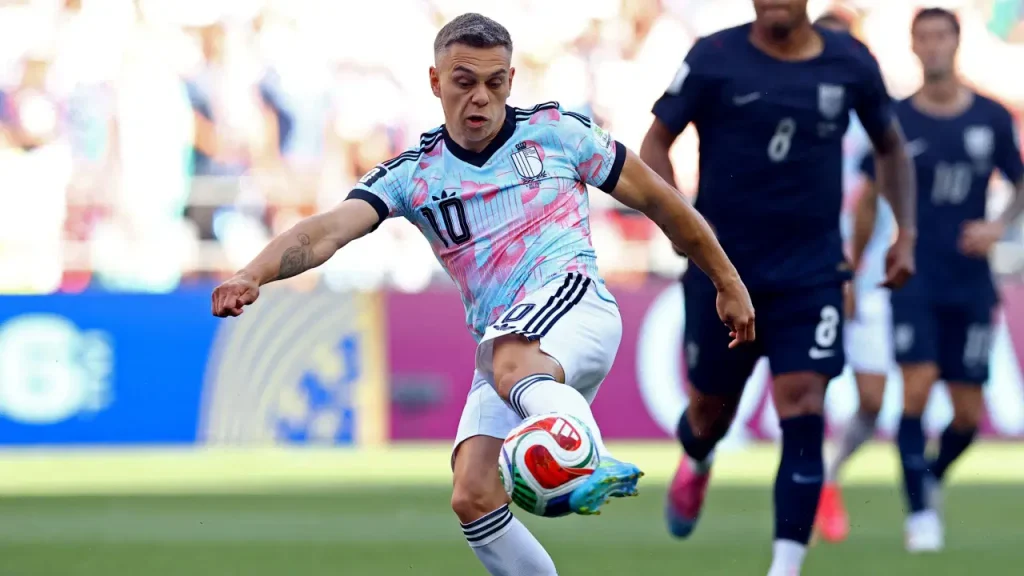 Leandro Trossard cephesinden transfer açıklaması: ‘Henüz bir karar verilmiş değil’
