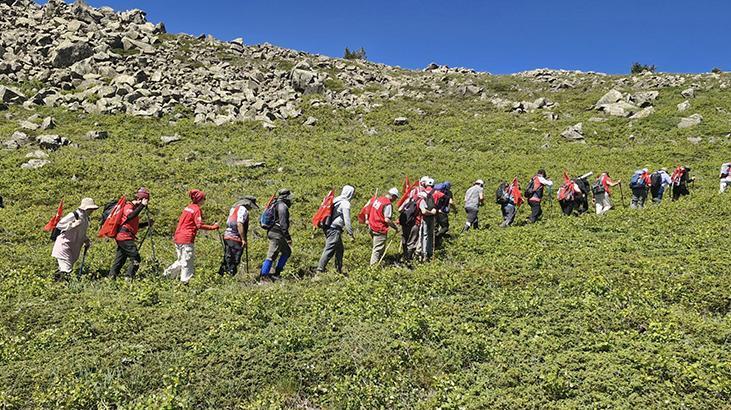 Sivas’ta 15 Temmuz şehitleri anısına Yıldız Dağı’na tırmanış gerçekleştirildi