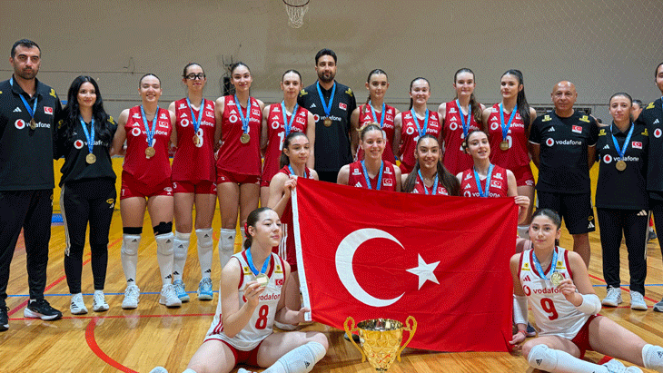 Voleybolda gelecek emin ellerde! Gençler umut verdi