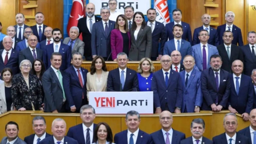 YENİ Partili vekillerden bağış kampanyasına bir maaşlık destek