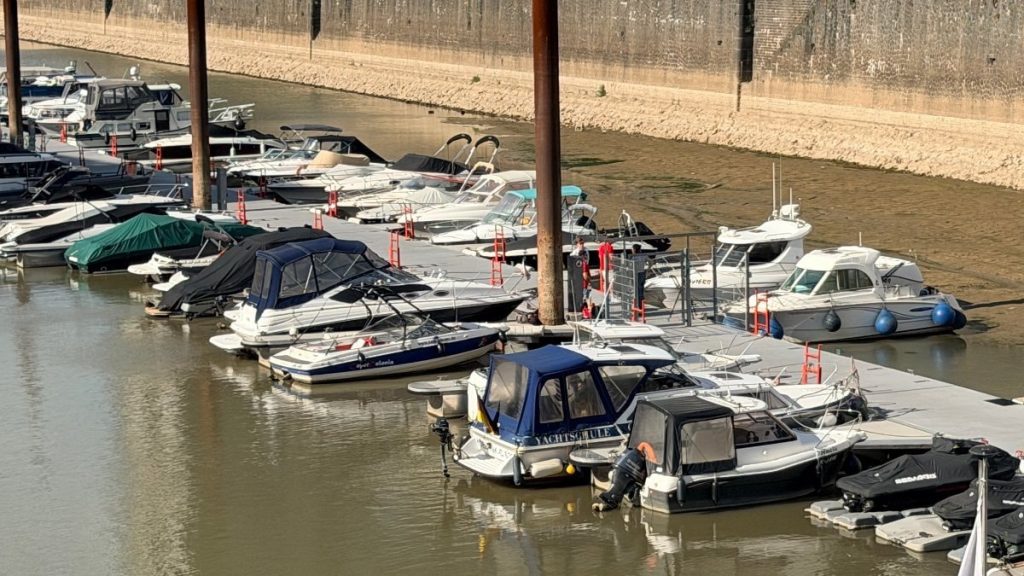 Almanya’da Ren Nehri’nde kuraklık alarmı