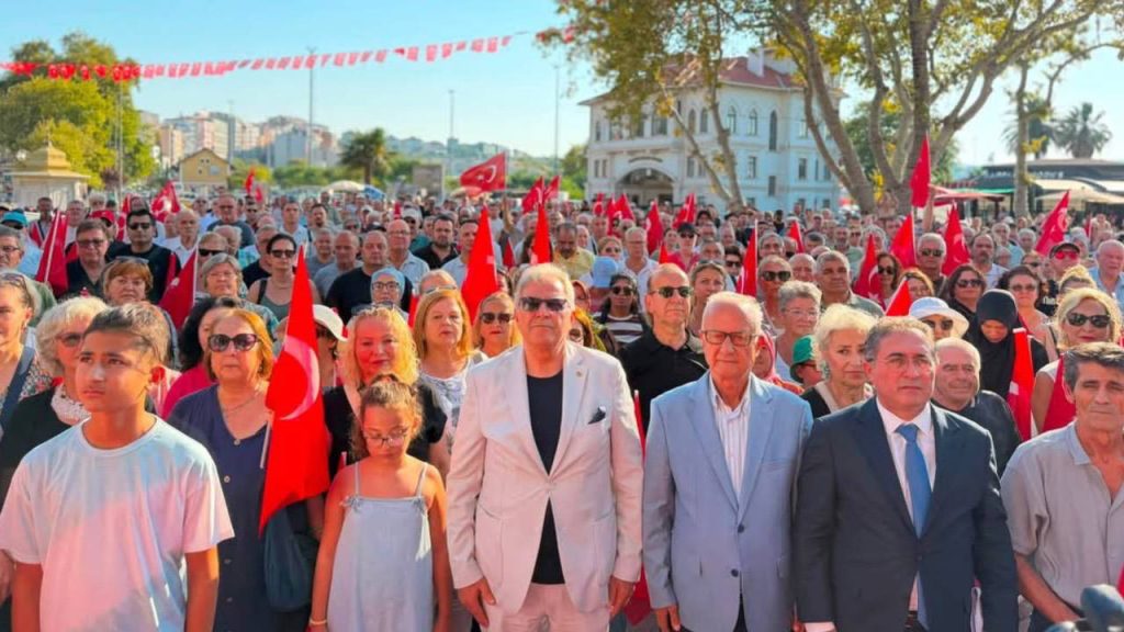 Bandırma’da CHP’den toplu istifa: Belediye Başkanı Dursun Mirza ve 16 meclis üyesi YENİ Parti’ye katıldı