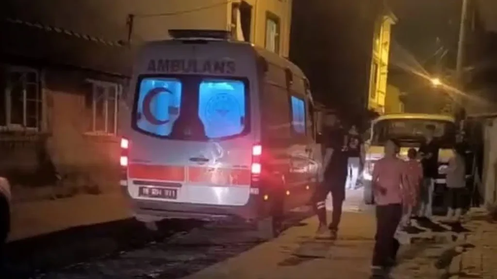 Bursa’da baba ve 4 yaşındaki oğlu silahlı kavgada yaralandı