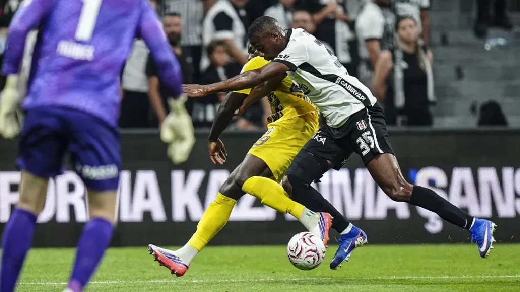 Eski hakemler yorumladı: Tiago Djalo’nun saç çekme pozisyonu kırmızı kart mı?