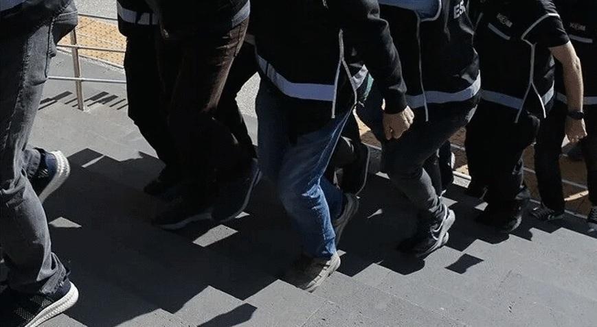 İstanbul’da göçmen kaçakçılığı operasyonunda 4 şüpheli yakalandı