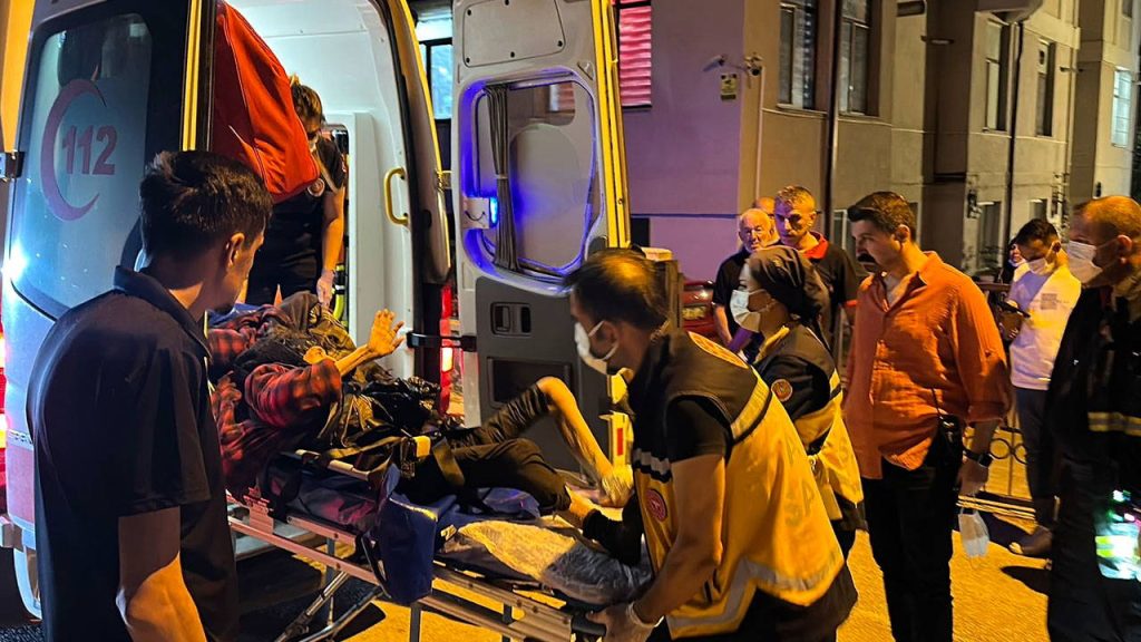 Komşuları haber alamayınca ihbarda bulundu: Çöp yığınları arasında bulundu