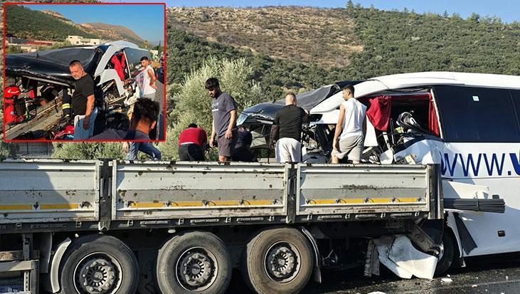 Muğla’da tur otobüsü tıra çarptı: 2 ölü 17 yaralı