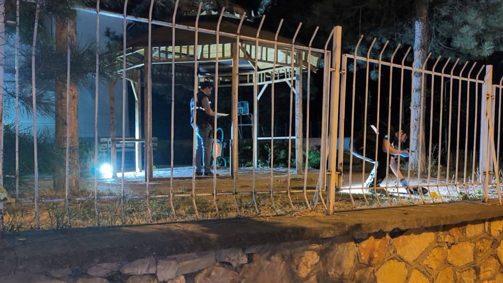 Okul bahçesinde bıçaklı saldırı: 3 yerinden bıçaklandı, durumu ağır!