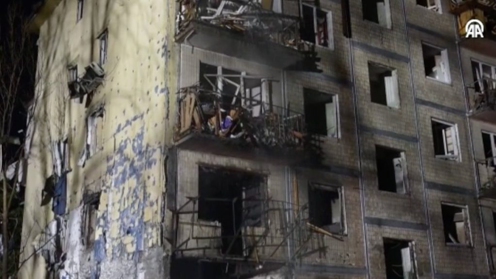 Rusya’nın Kiev’e düzenlediği hava saldırısında 9 kişi öldü, 28 kişi yaralandı
