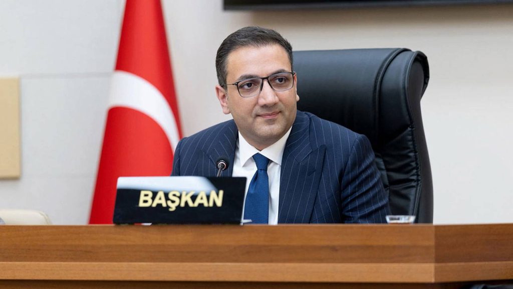 Son Dakika… Balçova Belediye Başkanı Onur Yiğit görevine iade edildi