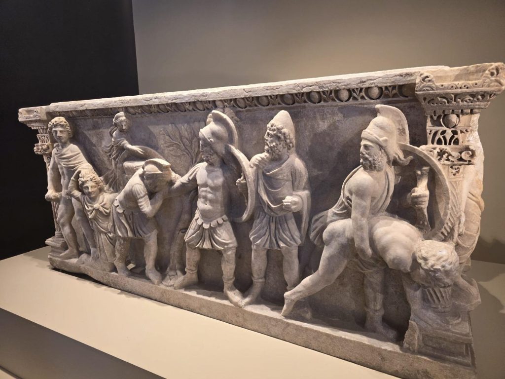 Troya’nın Roma’daki hikayesi milyonları peşinden sürükledi! Kolezyum’daki sergi 2 milyonu aştı
