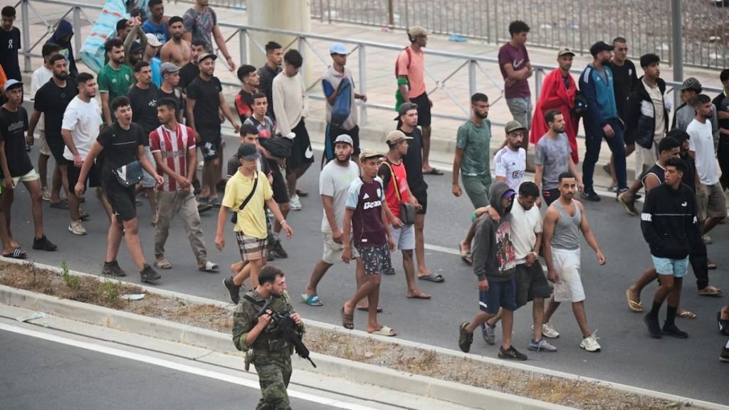 Trump, Ceuta’da yaşananların kendi politikasını haklı çıkardığını savundu: Komünistlerin ABD için istediği bu