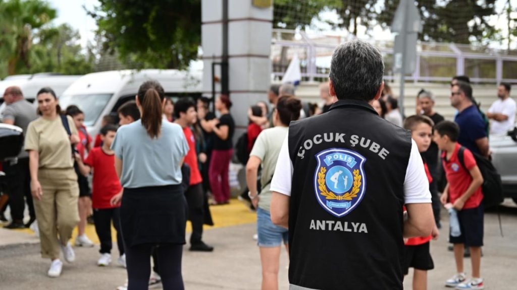 2026-2027 eğitim öğretim yılı başladı: İlk ders zili önlemlerle çalıyor