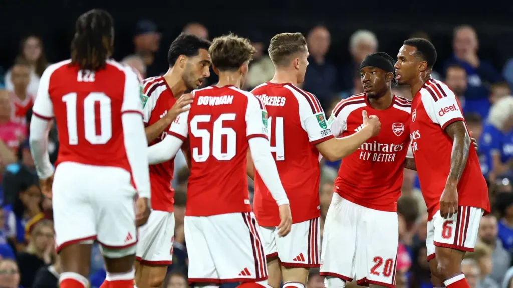 Arsenal 6 gollü maçta turu kaptı!
