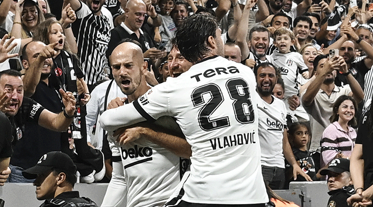 Beşiktaş’ta Dusan Vlahovic perdeyi açtı! Siyah beyazlı formayla ilk golünü attı