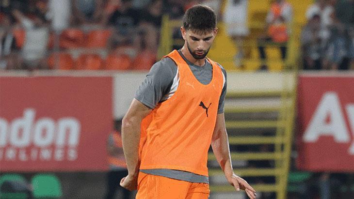 Beşiktaş’ta orta saha transferi iptal! Ümit Akdağ imzayı attı