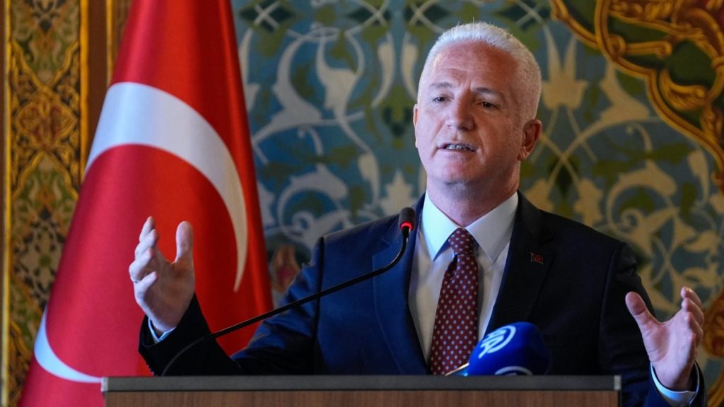 Davut Gül’de Özgür Özel’e Üsküdar yanıtı: Seçim süreci mahkeme kararları ve kanun çerçevesinde yürütüldü