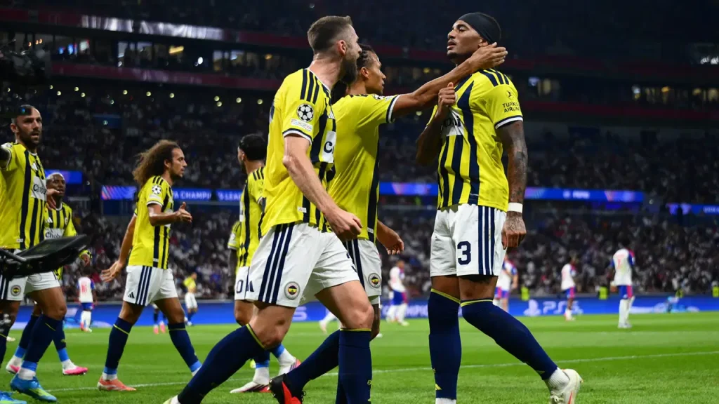 Fenerbahçe – Roma maçı ne zaman, saat kaçta, hangi kanalda? Şifresiz mi?