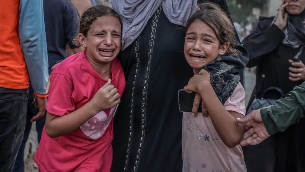 İsrail Gazze’de çocukları öldürüyor