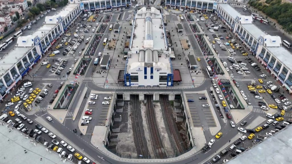 İstanbul Otogarı’nda okul öncesi dönüş yoğunluğu