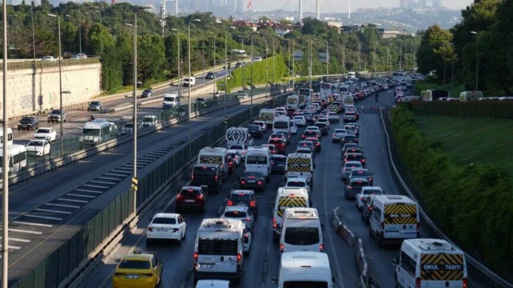İstanbul’da okullarda ilk gün ders saatleri değişti