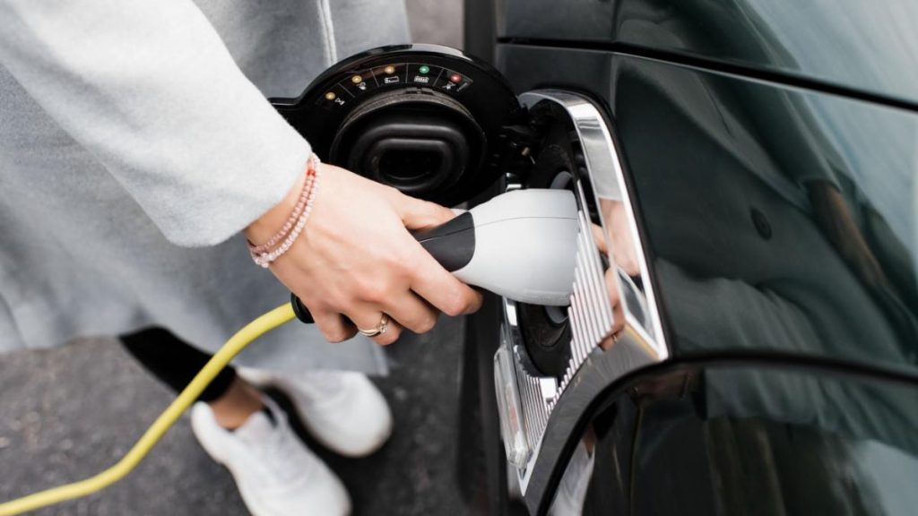 Küresel elektrikli araç satışları ağustosta 1,83 milyona ulaştı