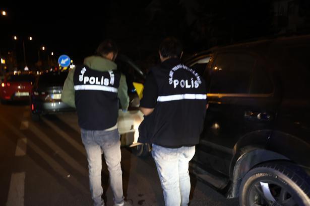 Nevşehir’deki silahlı saldırının şüphelileri, devriye ekibinin durdurduğu plakasız araçta yakalandı