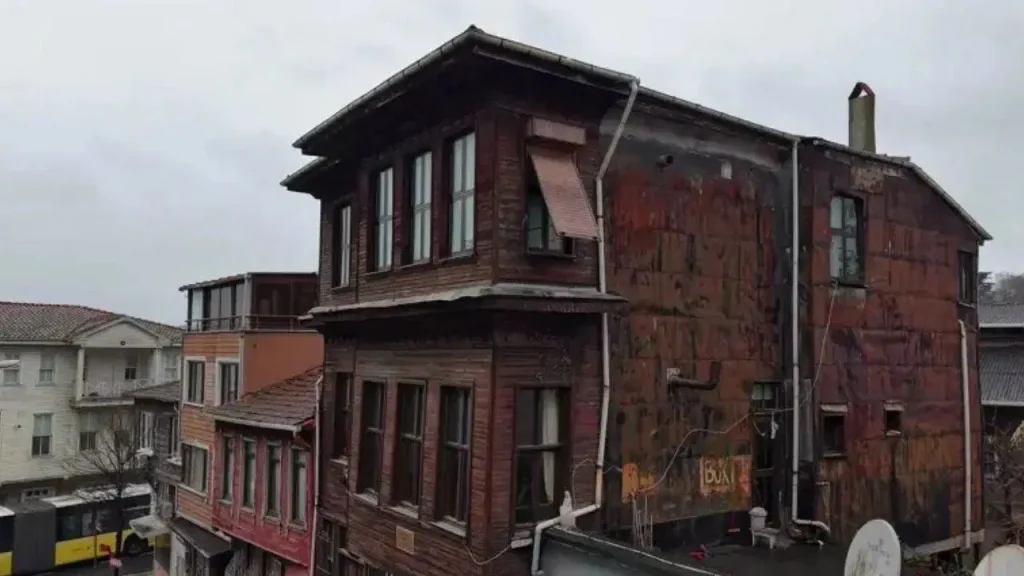 Şairin doğduğu ev satışa çıkarıldı, bakanlık oralı bile olmadı: Sahipsiz Orhan Veli!
