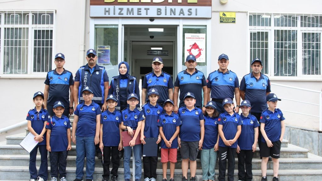 Tokat’ta minik zabıtalar hem denetledi hem de oynadı