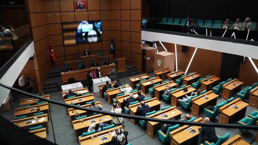 Üsküdar Belediyesi Meclis üyesi, Özgür Çelik’in “tehdit edildi” iddialarını yalanladı