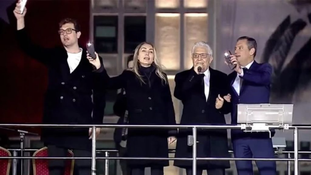 Zülfü Livaneli’den Özgür Özel’e “Yiğidim Aslanım” çağrısı: Artık yeter